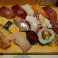 鮨政 - ランチ13貫握り1350円