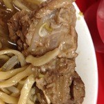 ラーメン二郎 - この日の豚もよくカネシの味が染みています