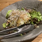 鶏と酒 怜 - じゃことたっぷりねぎのサラダ