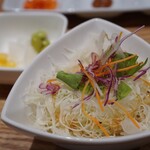 とんかつ成蔵 - サラダとピクルス