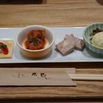 とんかつ成蔵 - 前菜、クラッカー、トマト煮、パテドカンパーニュ、ポテトサラダ。