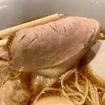 中華そば しば田 - 甘味のある脂がサイコ〜♡