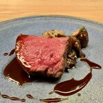 ess. - 熊本県産あか牛のロースト 禅丸しいたけと天然きのこのトリフォラート