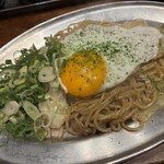 焼きそば スタンドバイミー - 出てきたまんまの姿。細麺でも強いコシ