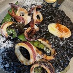 Pizza 4P's - イカ墨のリゾット