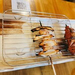 炭焼四季 鳥しるべ - ヤゲン軟骨（塩）白レバー（塩）