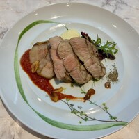 VALON TOKYO 錦糸町 - スペイン産最高級ガリシア栗豚のグリル香草ガーリックトマトスースを添えて(＋500)