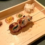 やきとり 嶋家 - 肩肉。大葉。