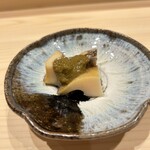 すしのいずみ - 鮑の酒蒸し、肝ソース