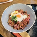yosuga cafe - 自家製ローストビーフのちらし丼