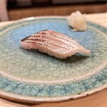 すしのいずみ - 江戸前のカマスの炙り 塩とカボスで