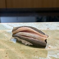鮨 さいとう はなれ NANZUKA - 小肌 佐賀より 新子と小肌の中間サイズ