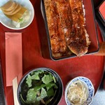 うな長 - 今日はイマイチ　黒い店が休みで来たが