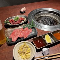 肉匠 牛虎 西中島店 - 