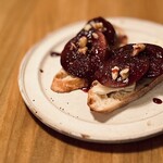 NIVAL - 無花果コンポートとカマンベールのタルティーヌ