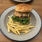 GATE CAMP BURGER - 