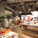 イマ カフェ - <'14/11/01撮影>店内のテーブル席の風景です