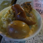 知高飯 - 豬腳飯(ジュージャオファン/NTD70)