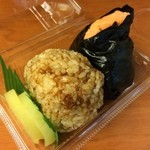 米屋のおにぎり屋　菊太屋米穀店 - かつお・鮭・香の物