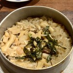 七幸 - えびの釜飯。