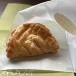 Sweets Factory pampam - ショソン・オ・ポム　¥370(税込)美味しいです♡