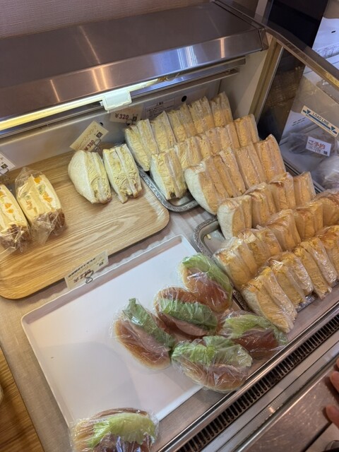 PETITS FOURS photo 3