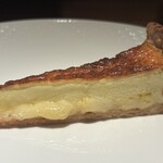 アフィナージュ - ４種チーズのキッシュ