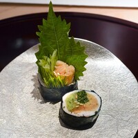鳥焼き 小花 - 大葉、ガリ、紫蘇、胡瓜の海苔巻き