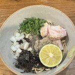 いかれたヌードル フィッシュトンズ - さっぱり煮干し和え玉