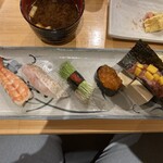 海鮮食堂 うを亀 - 大将のおすすめ握り５貫