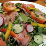 ラ・ボンヌ・パレット - ローストビーフの彩りサラダ