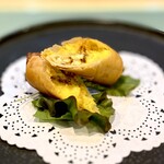 中国菜 漢 - ◾️トウモロコシの春巻き
      トウモロコシを火入れ、一日かけて脱水して仕上げたピューレを使用。