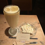 喫茶キナザッカ - ミルクセーキとカッサータ