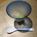 六雁 - 酸味と香り 和梨のソルべ マスカットを添えて (2013/08)