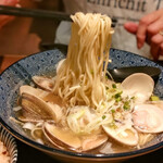 和風楽麺 四代目 ひのでや - スープをしっかりキャッチ！