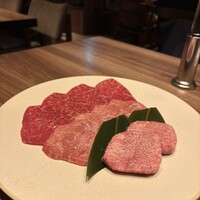 焼肉うしごろ 新宿三丁目店 - 