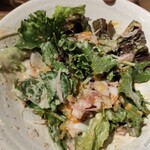 じとっこ組合 広島中央通り店 - 温玉とベーコンのシーザーサラダ(混ぜた後でビジュアル悪いです。)