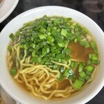 Banri - ピリ辛にらそばを、取り分けた後の画像です