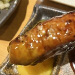 四ッ谷 今井屋本店 - つくね（ピンボケですが）　黄身をつけていただきます