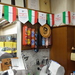 メツゲライ・トキワ - ソーセージの包みビニールです。作り立て切り立てのソーセージも最高です。