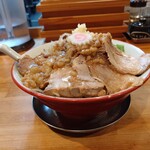 麺の極 はなみち - 豚ソバ（横から）
