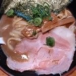 醤油ら～麺（大盛・アップ）