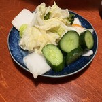 はこだて ふさや 大門店 - 漬物もお通しとして出てきました♪
