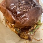 RECORD BURGER&BAR - ちゃんと形崩さないように個包装してくれるけど崩れる時は崩れるよう