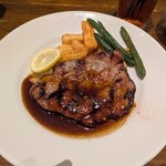 アイビアー ル サン パーム - 名水もち豚のロースト グレイビージンジャーソース。