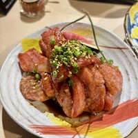 牛刺しと焼肉 仔虎 クリスロード店 - 