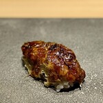 龍寿し - 謎の握り⁉️食べてみてからのお楽しみという秘密の一貫は、なんと【茄子】でした( Ꙭ)