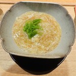 322160184 - 小芋を煮た後唐揚げにして、そこに毛蟹の餡をかけたもの