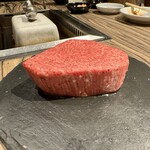 焼肉 ジャンボ - 厚切りヒレステーキ。肉の塊！