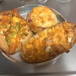 ジュエ ボワット - 料理写真:枝豆とチョリソー、ベーコンエッグ、ツナ